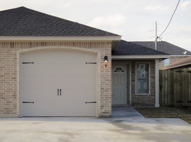 Building Photo - 108 A Boston Avenue