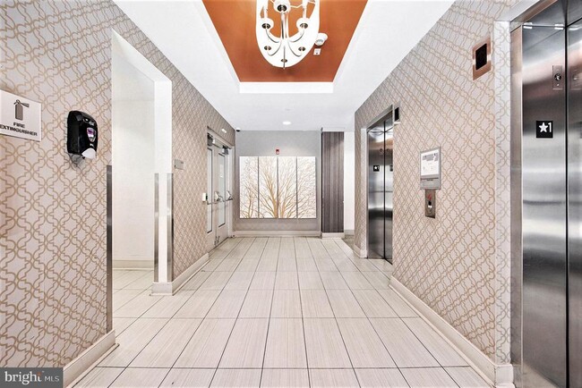 Building Photo - 600 S 24th St