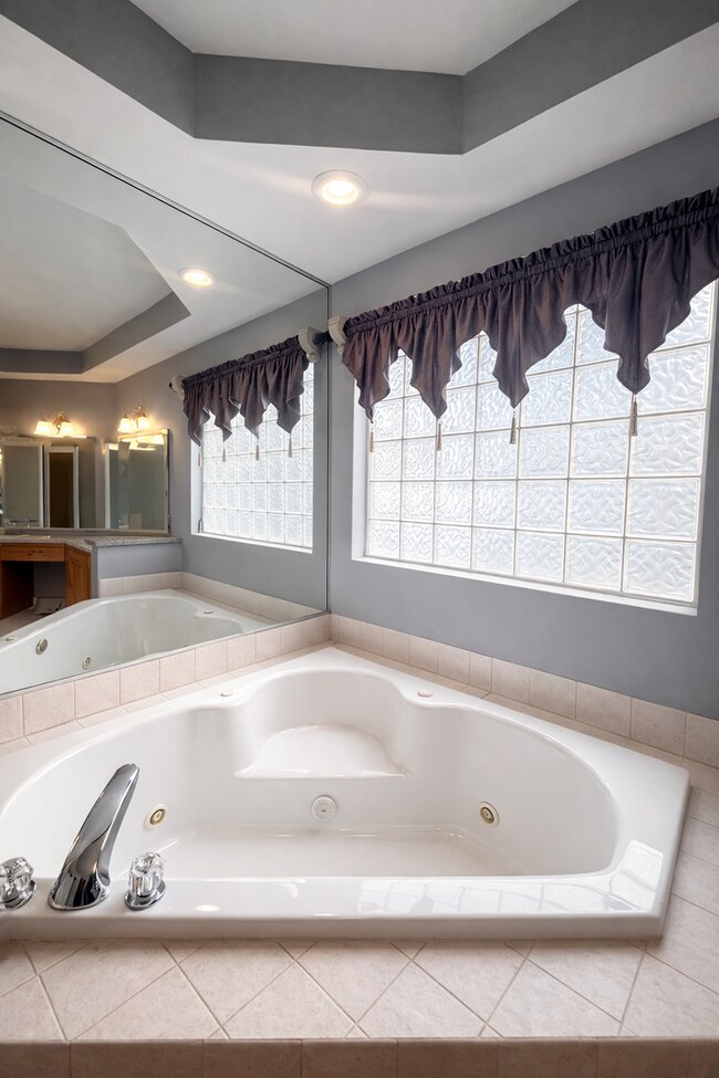 Building Photo - Amazing 5-Bed, 2.5-Bath Home on a Cul-de-Sac