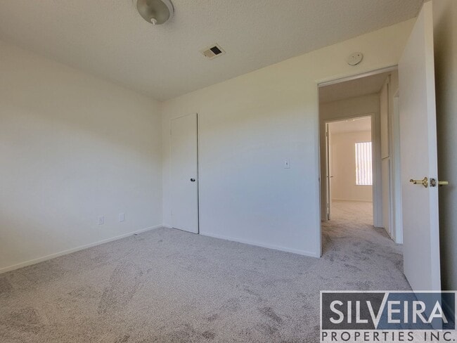 Building Photo - Charming 3 bed 2 bath home in Santa Maria