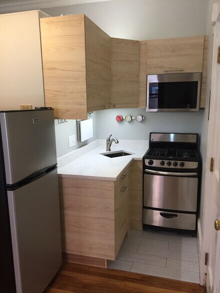 Building Photo - 14 Symphony Rd