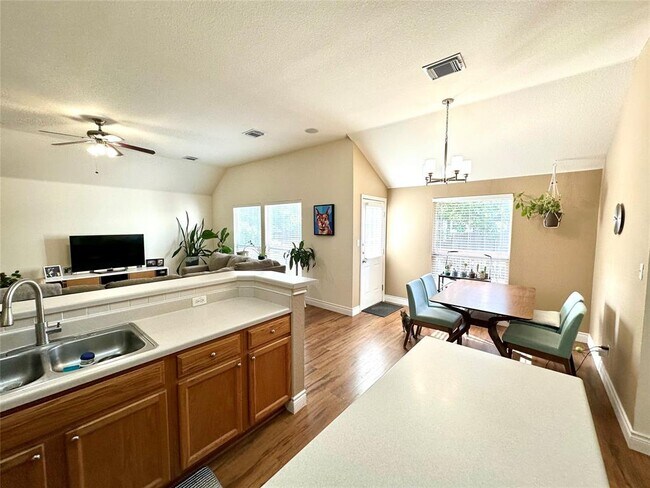 Building Photo - 15818 Hamden Cir