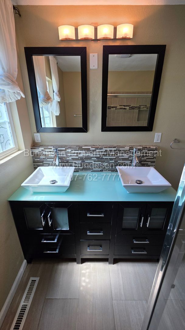 Building Photo - Charming and well maintained 3BD/2BA Home Near Doyle Park