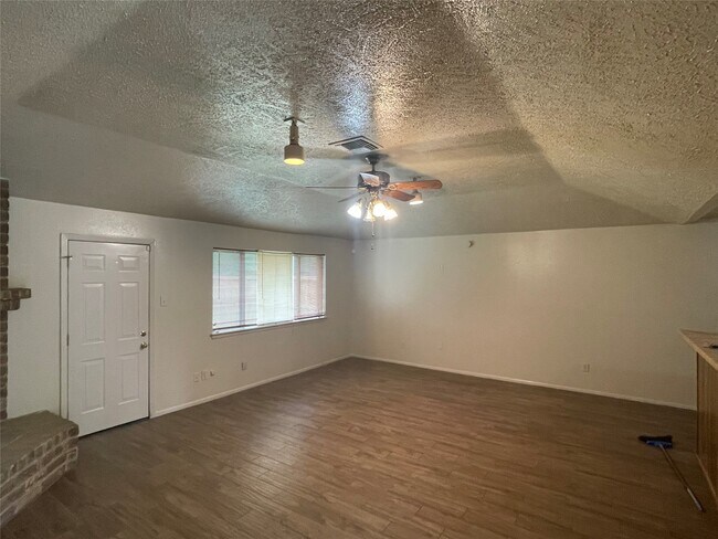 Building Photo - 1826 Grand Park Dr