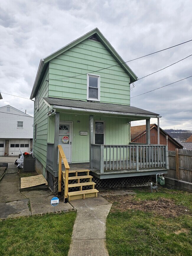 Primary Photo - 1014 Indiana Ave