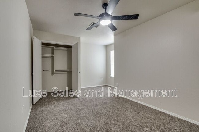 Building Photo - 1736 W Palm Pl