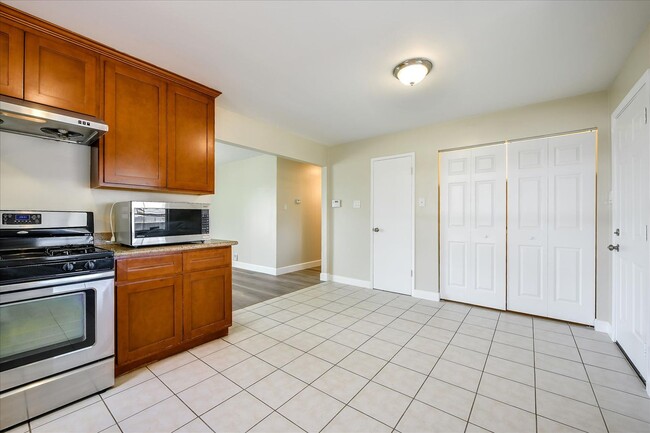 Building Photo - Wow! What a Great Home! Available Soon!