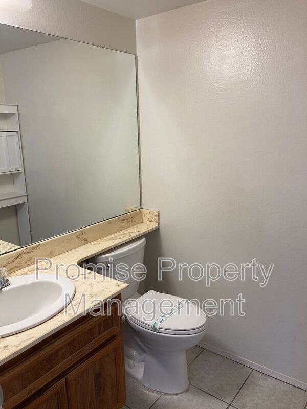 Building Photo - 274 Riverview Way