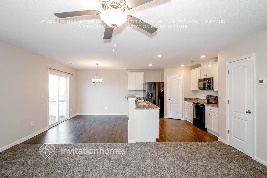 Building Photo - 2240 Latimer Ln