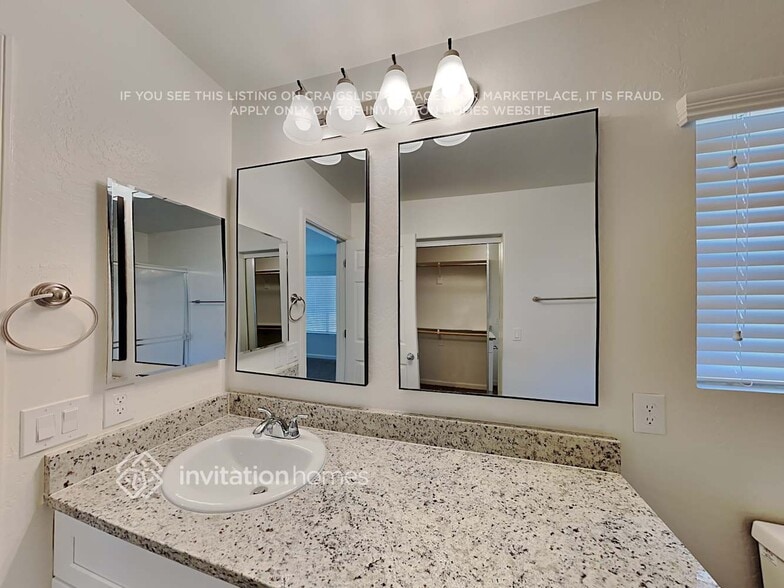 Building Photo - 1700 W Appaloosa Way