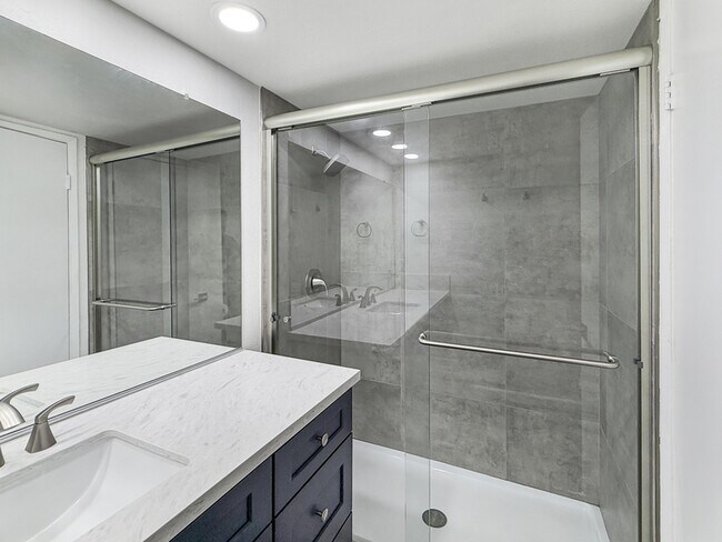 Building Photo - 1270 Cleveland Ave