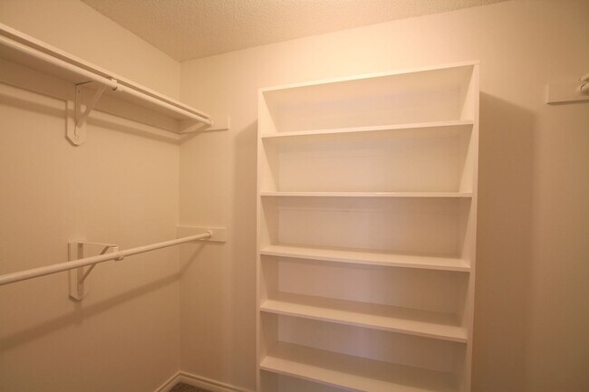 Building Photo - Available - Charming 2-bedroom, 2.5-bath townhome