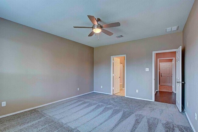 Building Photo - 1224 Half Hitch Trl