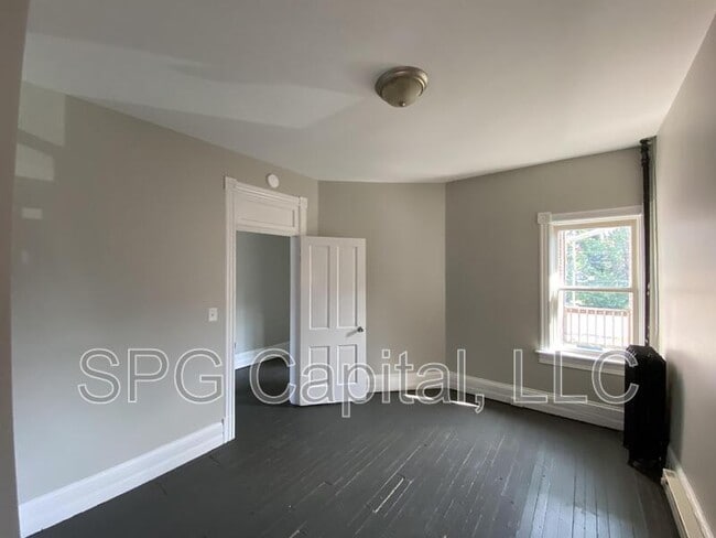 Building Photo - 16 East Ave