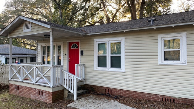 Building Photo - 1324 Central St