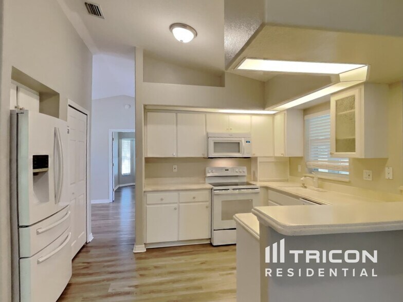 Building Photo - 26060 Concepcion Dr