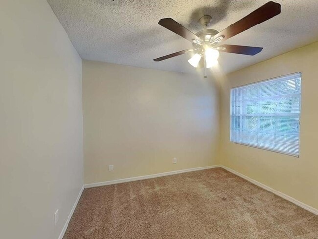 Building Photo - 5730 NW 62nd Manor