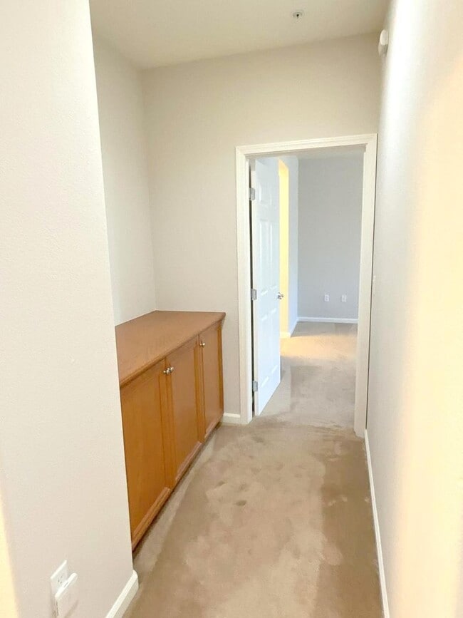 Building Photo - Month to month Rental ! Beautiful & Spacious End Unit Home in Shelbourne at Windemere! Top Rated ...