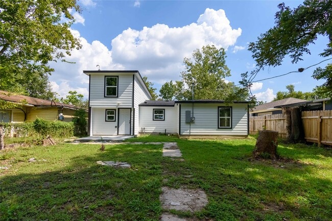 Building Photo - 8433 Lenore St