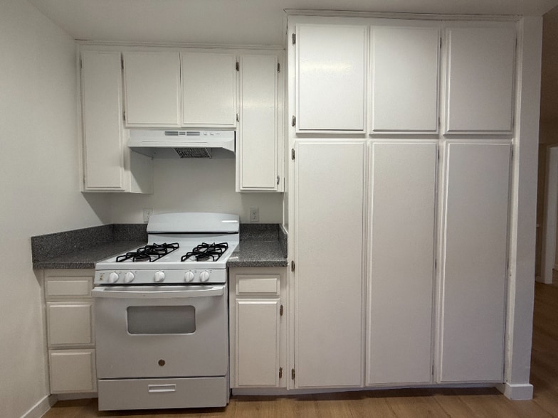 Building Photo - 13347 Victory Blvd