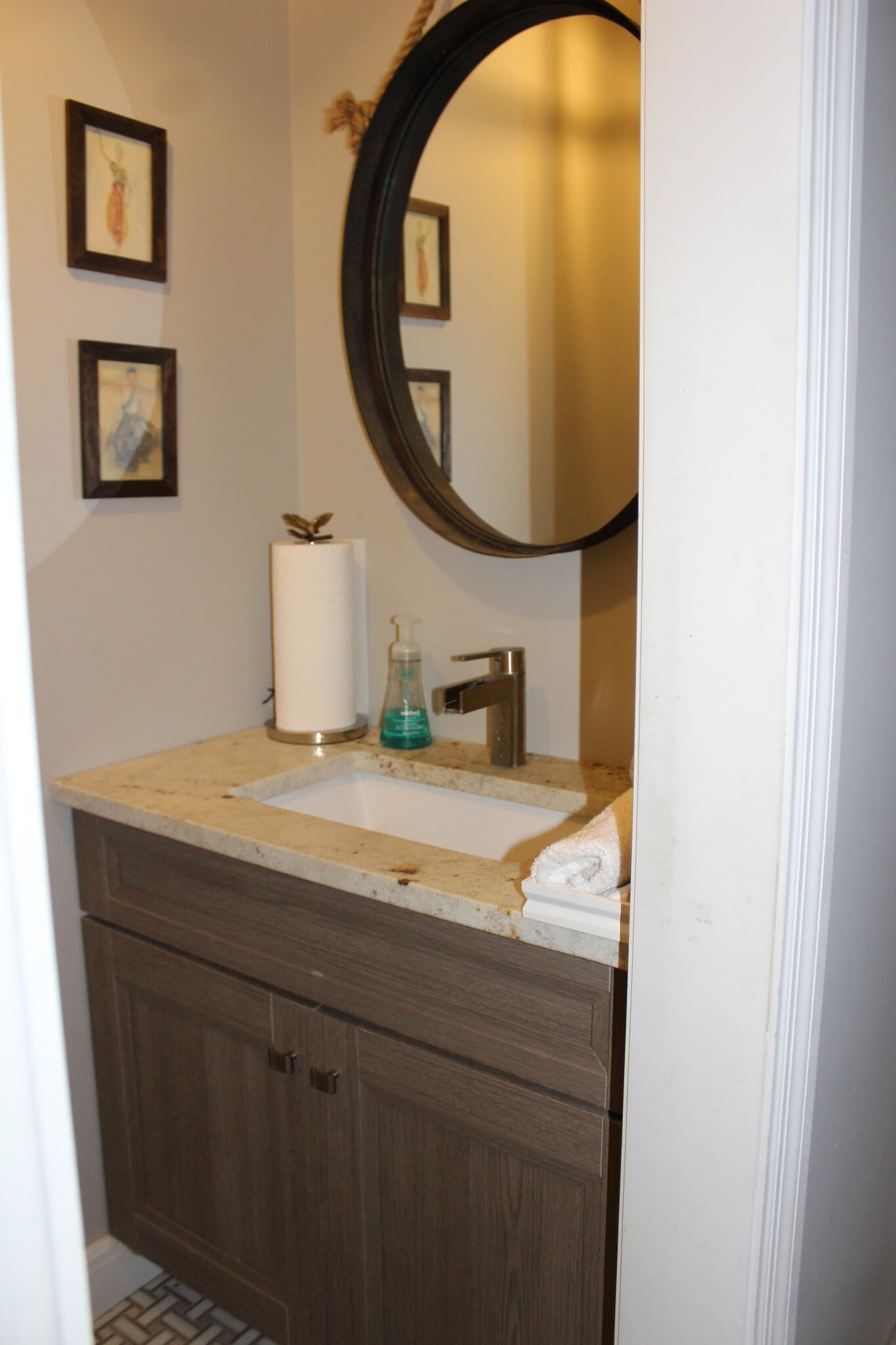 1/2 Bath 1st floor - 9144 River Rd