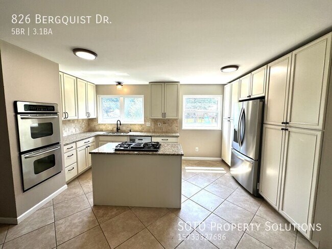 Building Photo - 826 Bergquist Dr