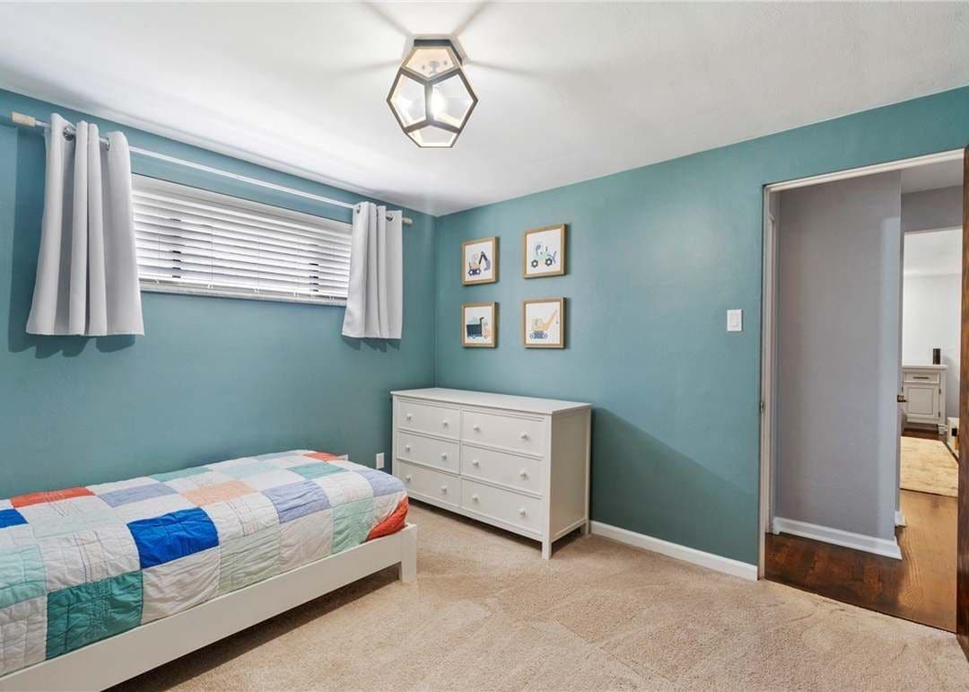 Building Photo - 699 Doris Dr