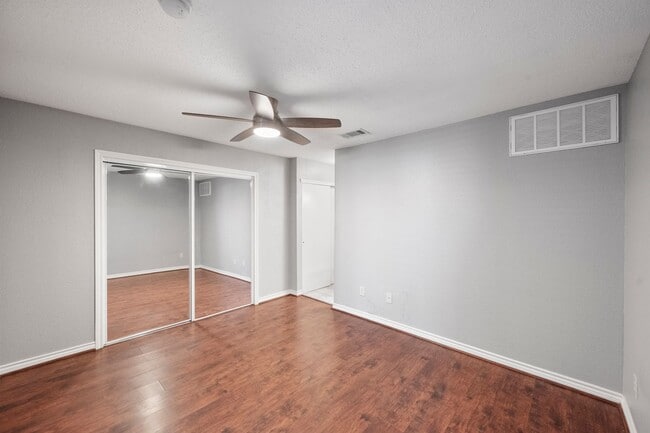 Building Photo - North Alington Condo close to the Entertainment District