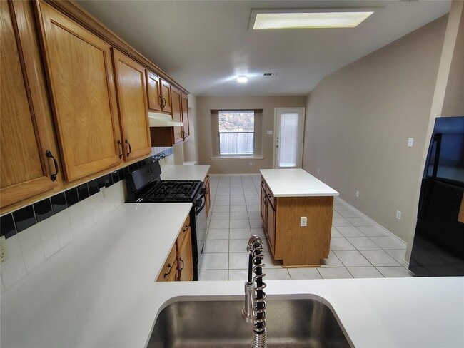 Building Photo - 2504 Hutton Ln