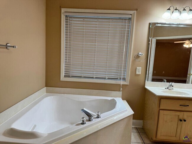 Building Photo - 107 Blair Ct