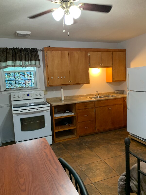 Building Photo - 1014 S Rogers St