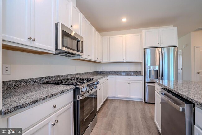 Building Photo - 3403 Jordan Dr