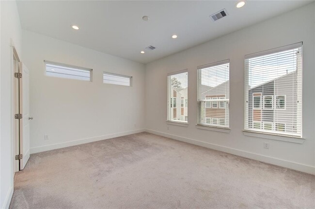 Building Photo - 564 Janisch Rd