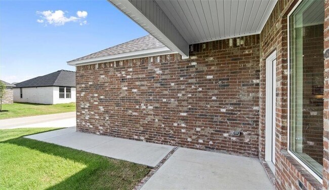 Building Photo - 4856 W Aurora St