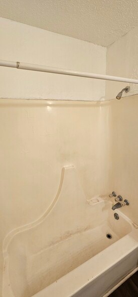 Building Photo - 711 N 70th St