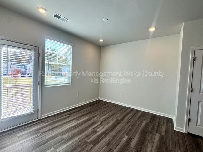 Building Photo - 2727 Chert Ln