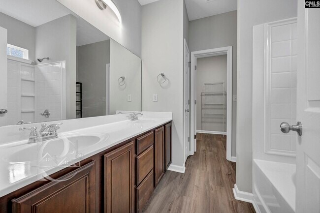 Building Photo - 151 Springhaven Dr