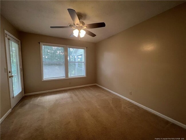 Building Photo - 950 Stewarts Creek Dr