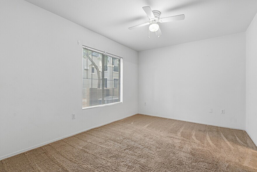 Building Photo - 2150 W Alameda Rd