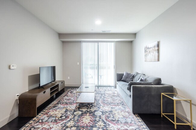 Primary Photo - 121 E Freedom Way