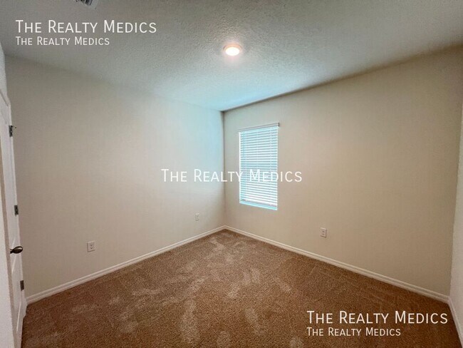 Building Photo - 536 Emily Gln St