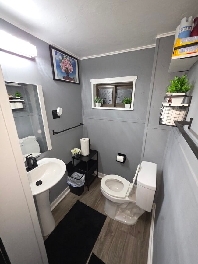 Building Photo - 811 Excelsior St