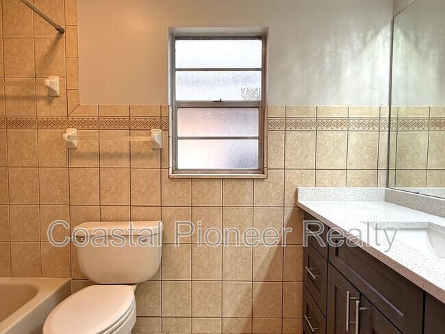 Building Photo - 1412 High Knoll Dr