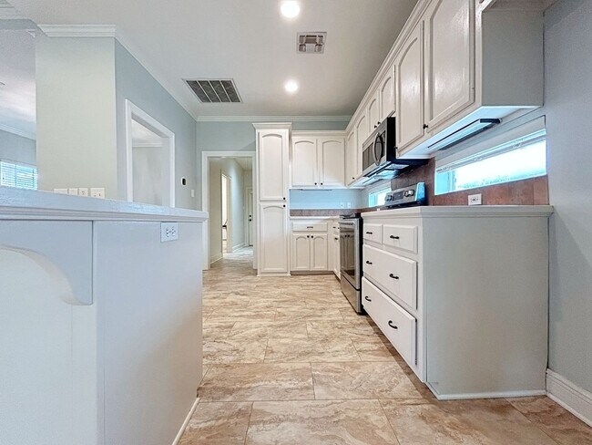 Building Photo - 3919 Meadow Ridge Dr