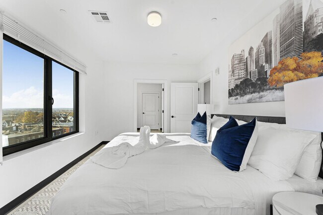 Building Photo - 600 Broadway-SI ID1240310P