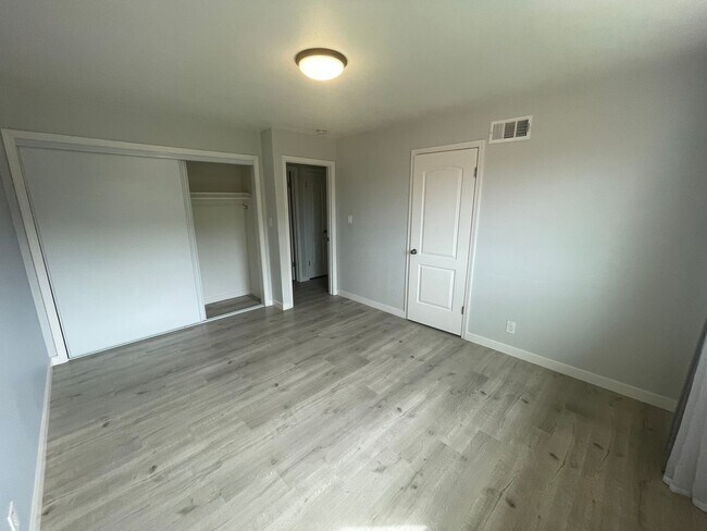 Building Photo - $3690 -- Charming, Centrally Located Singl...
