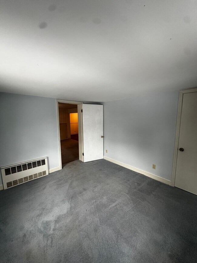 Building Photo - 255 Market St