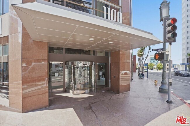 Building Photo - 1100 Wilshire Blvd
