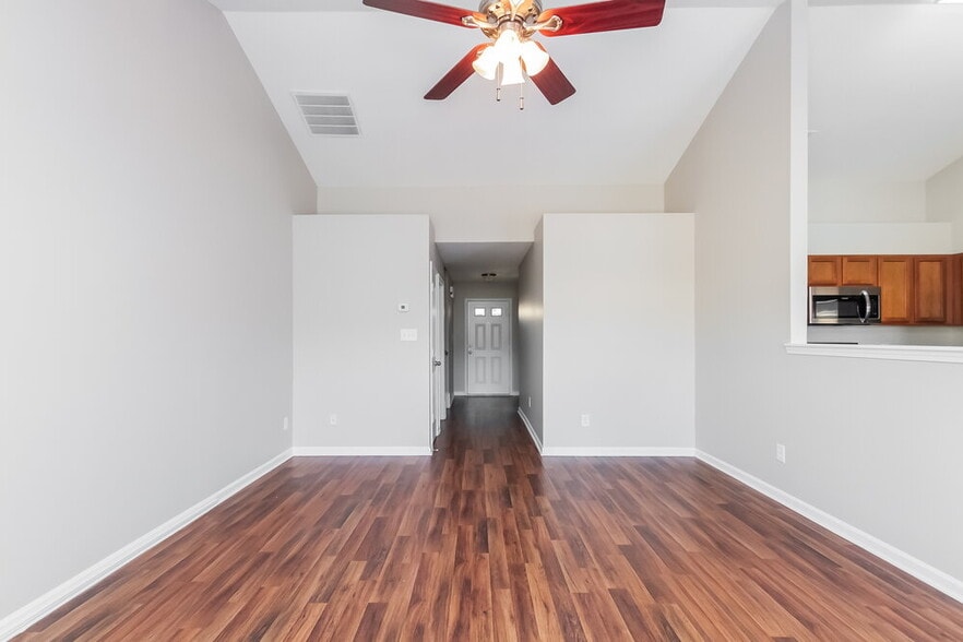 Building Photo - 3907 Hunter Hill Ln