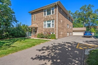 Building Photo - 519 Hillside Dr